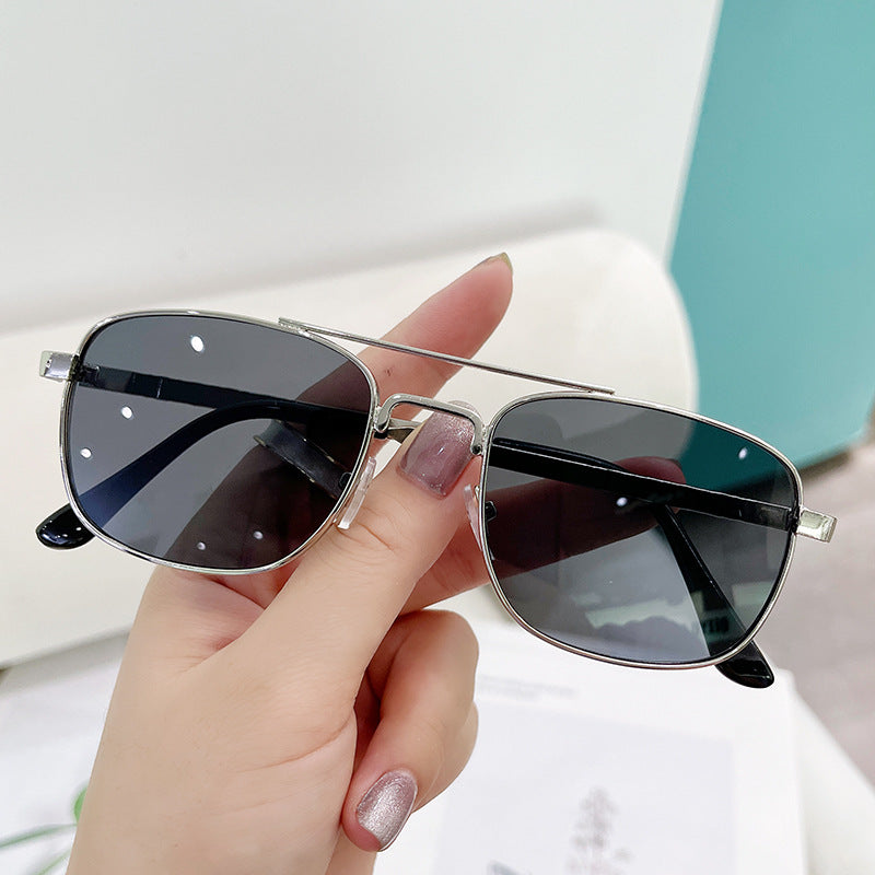 FASHIONABLE AND SIMPLE SQUARE METAL SUNGLASSES