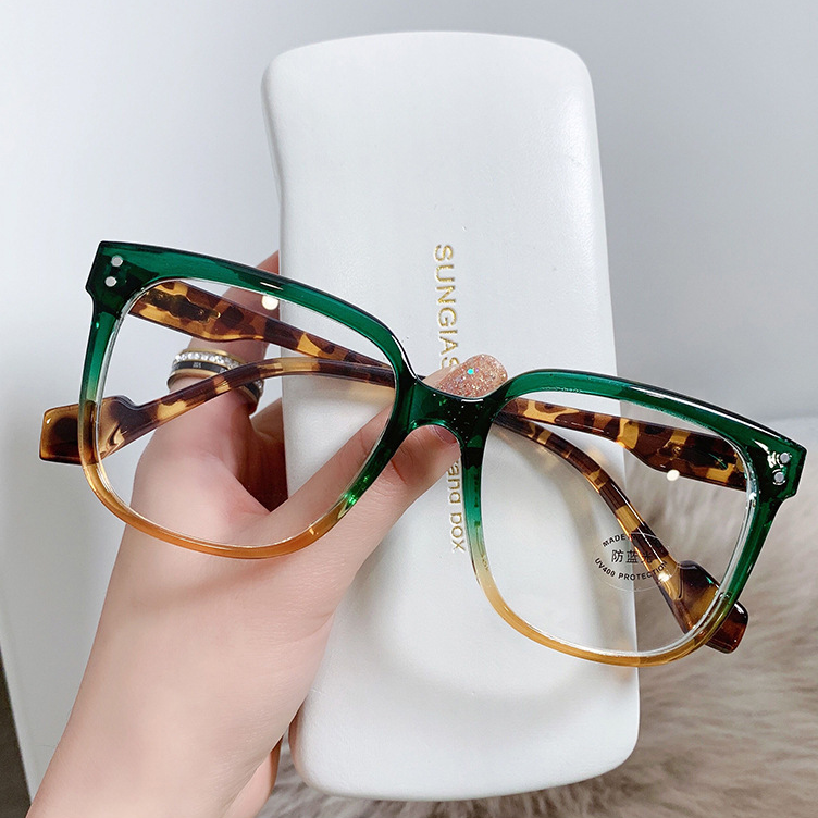 WOMEN'S FASHIONABLE LARGE FRAME ULTRA-LIGHT ANTI-BLUE LIGHT READING GLASSES