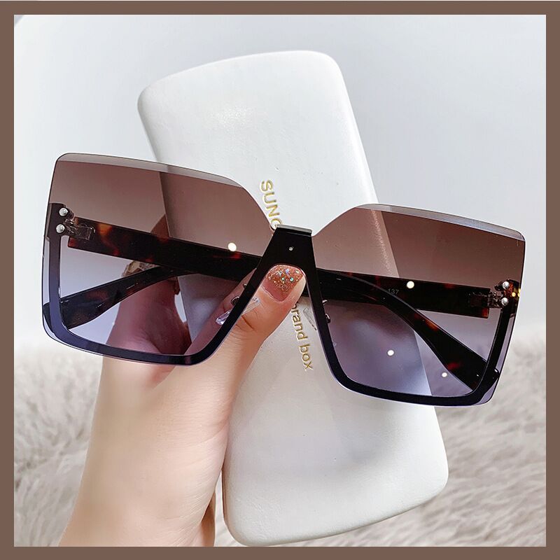 RIMLESS OVERSIZED FASHION SUNGLASSES